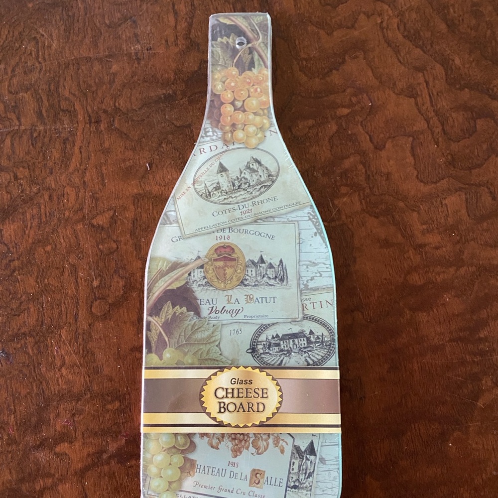 Wine Label Themed Glass Cheese Board wine bottle shaped tray new in package